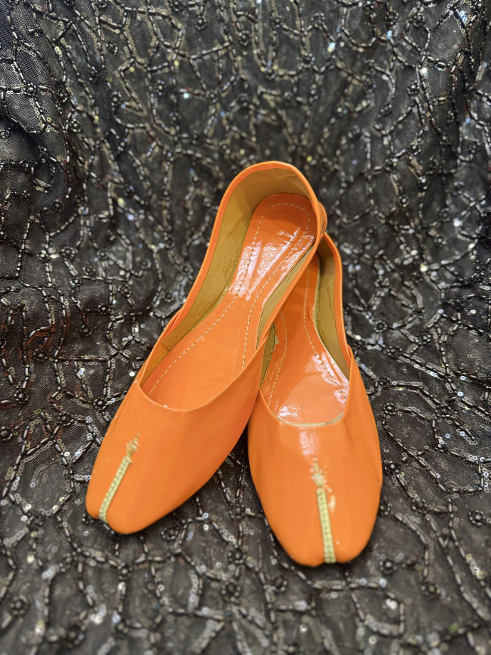 orange khussa