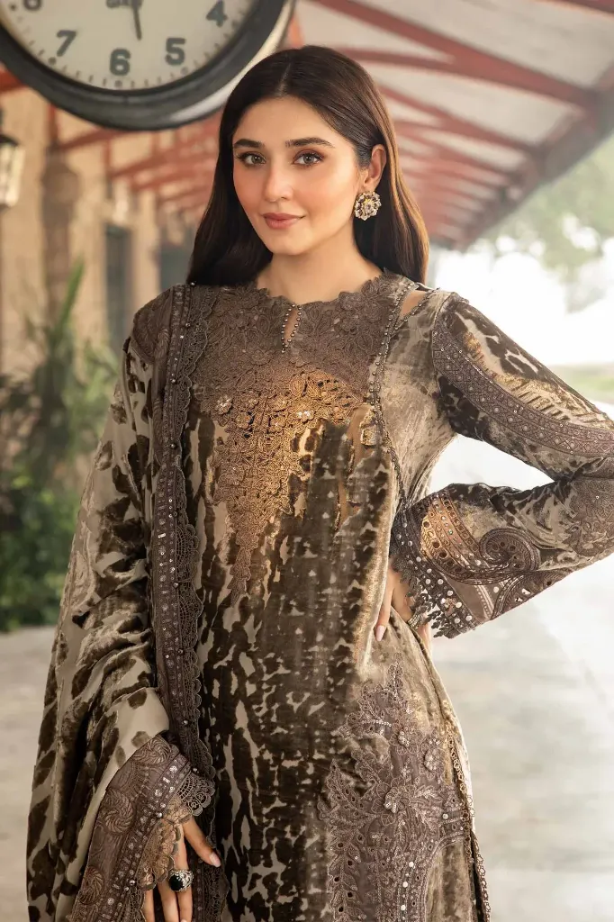 Mocha Brown Embroidered Luxury Lawn Suit (5).webp