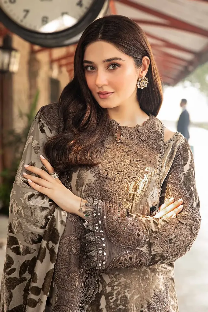 Mocha Brown Embroidered Luxury Lawn Suit (2).webp