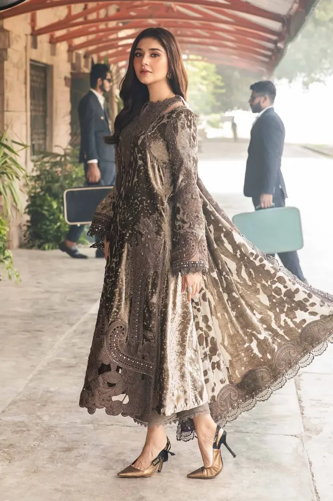 Mocha Brown Embroidered Luxury Lawn Suit (6).webp