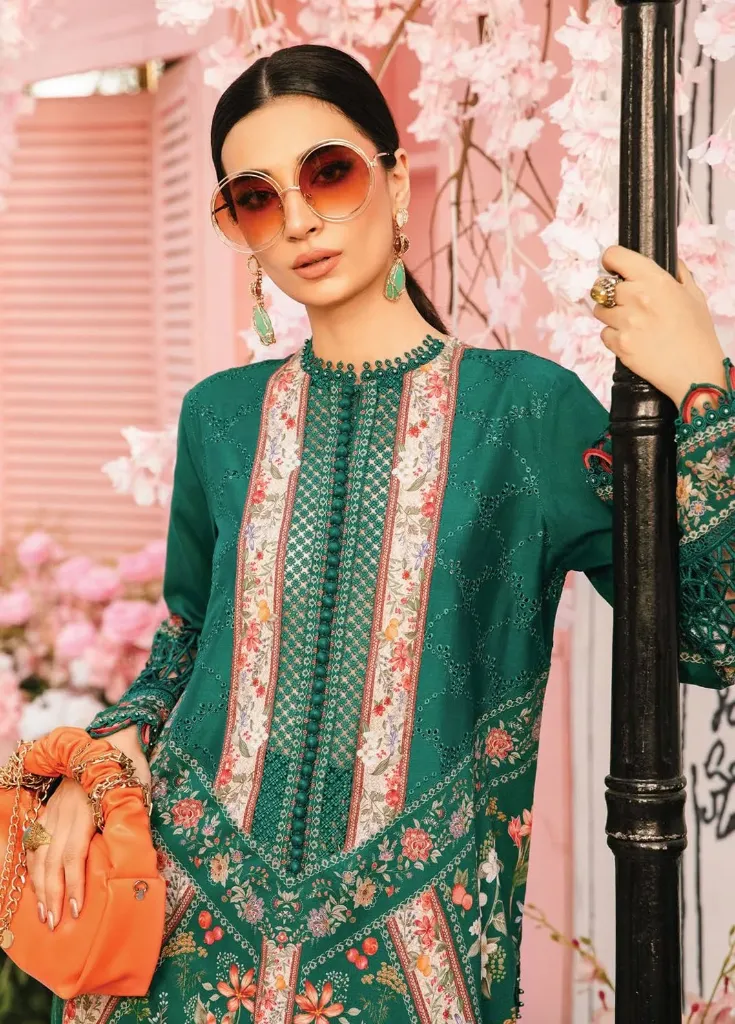 Emerald Green Floral Embroidered Lawn Suit (2).webp