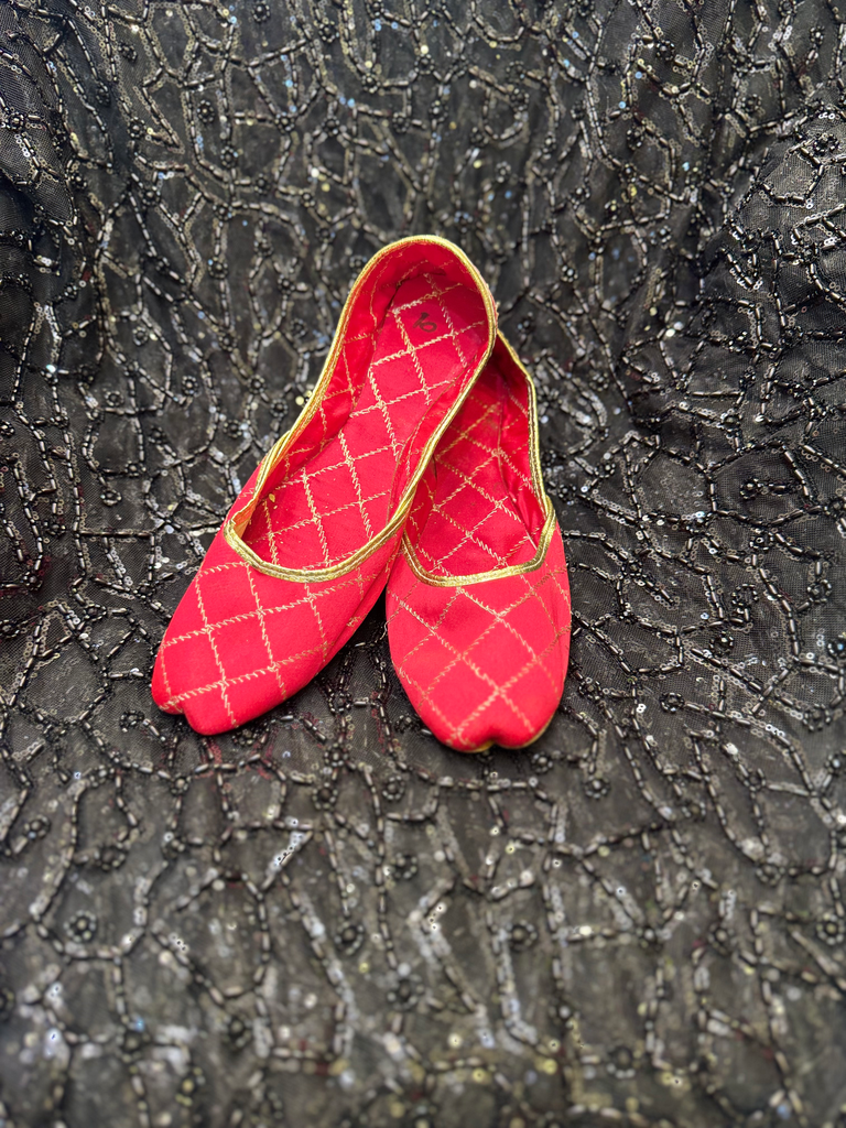 Handcrafted Diamond Embroidered Jutti – Traditional Ethnic Slip-On Flats (Brown, 7)