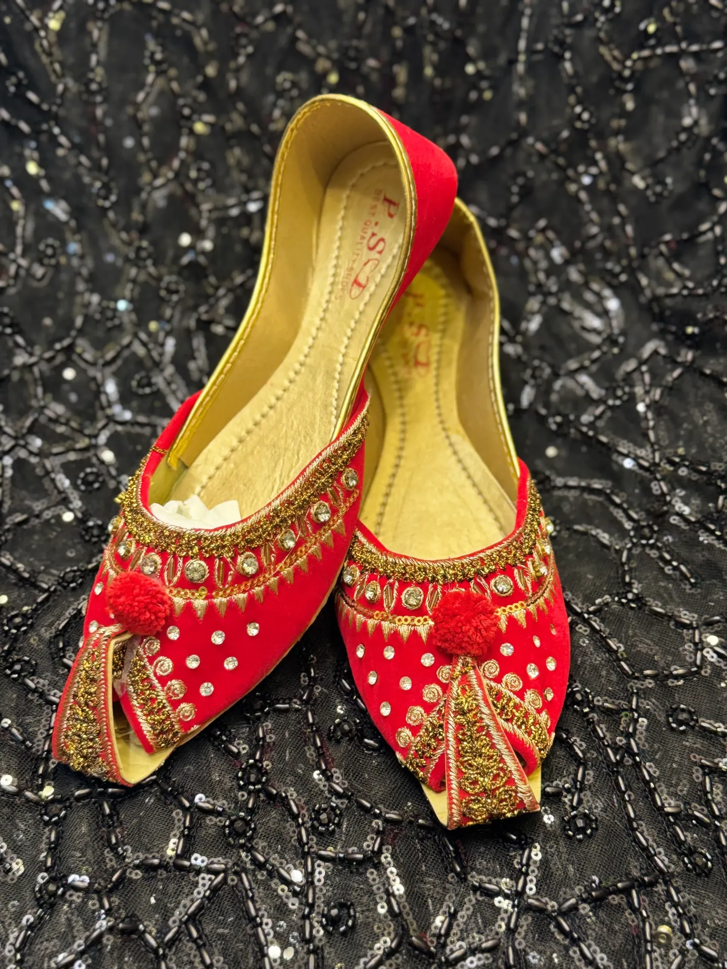 Handcrafted Embroidered Jutti Khussa Mojri – Traditional Festive Ethnic Flats