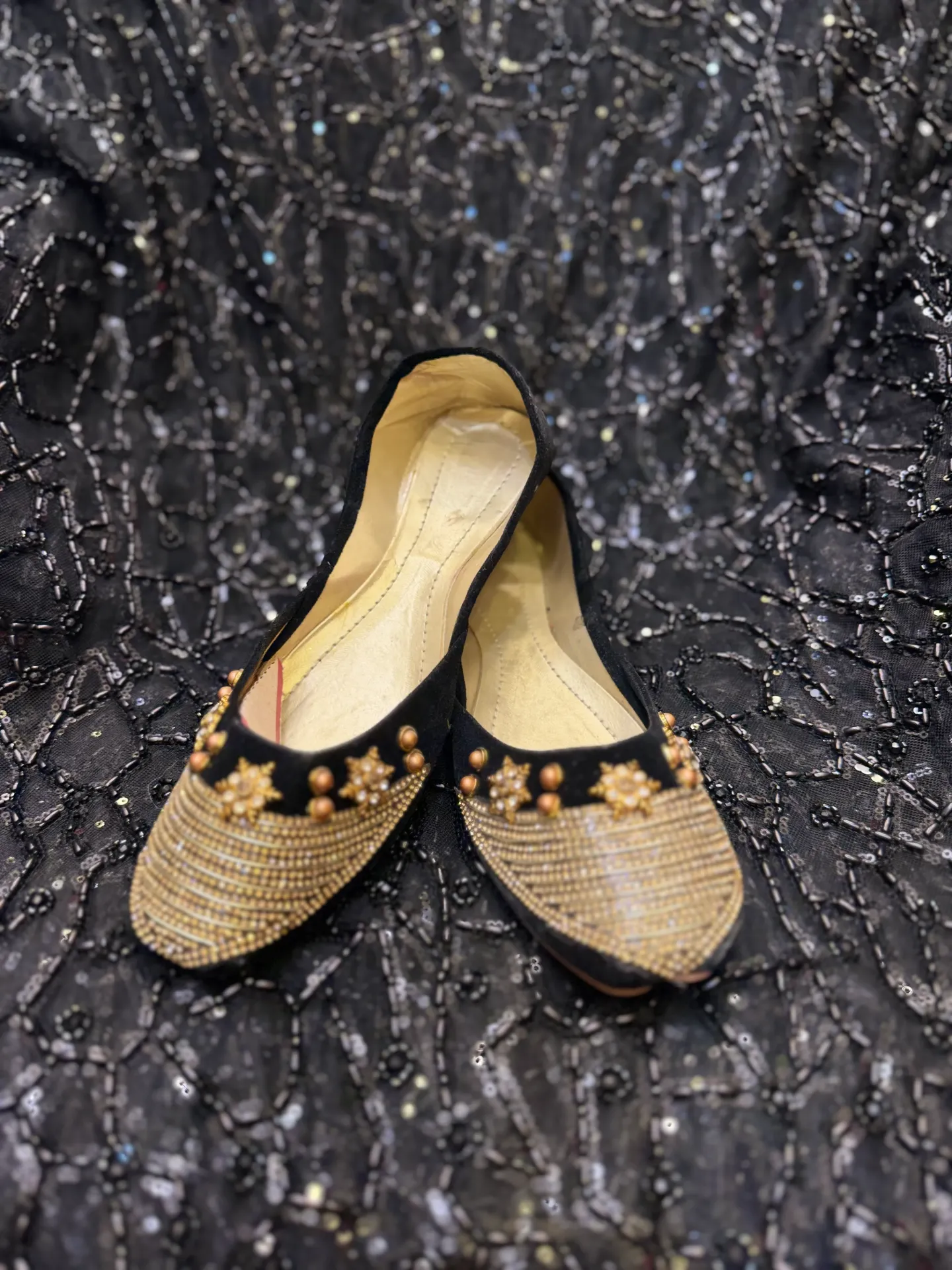 [K087] Black Embellished Jutti Khussa Mojri – Handmade Ethnic Traditional Wedding & Party Flats (Black, 8)